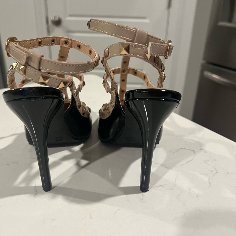 Hot black stilettos - Picture 3 of 8